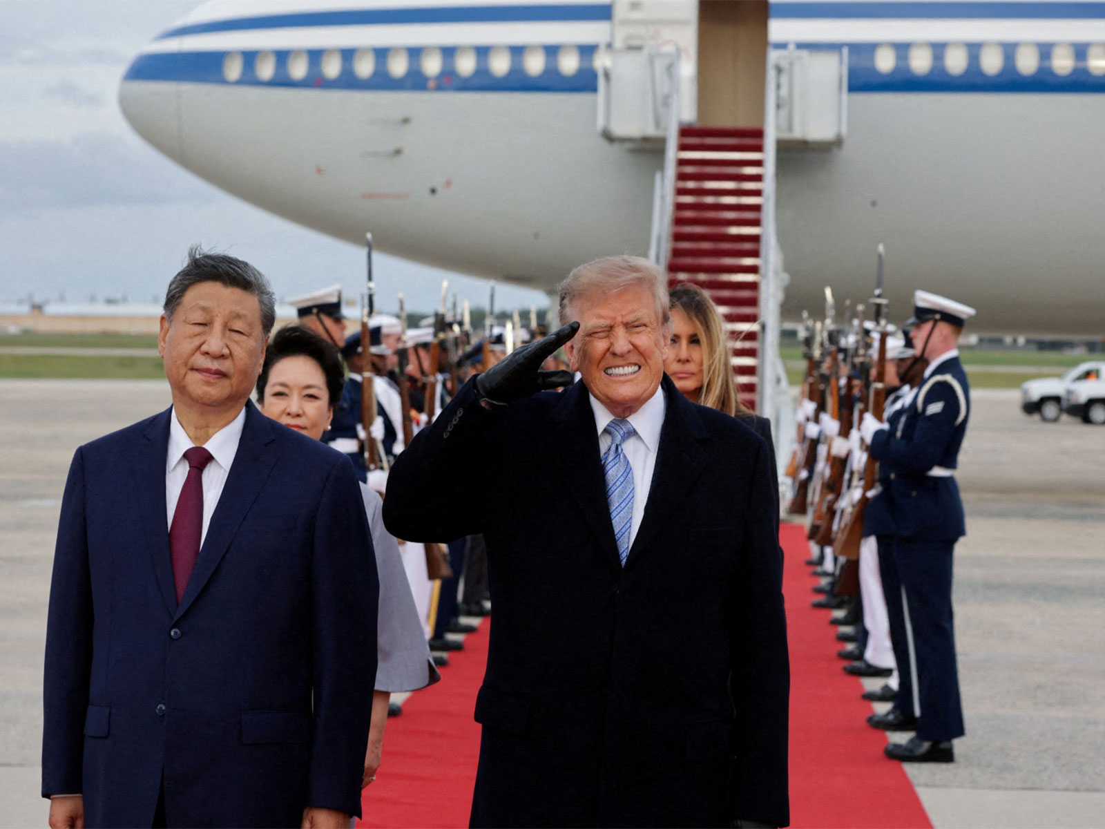 US President Donald Trump welcomes Chinese President Xi Jinping at Joint Base Andrews, US (Photo/Reuters) US President Donald Trump welcomes Chinese President Xi Jinping at Joint Base Andrews, US (Photo/Reuters)