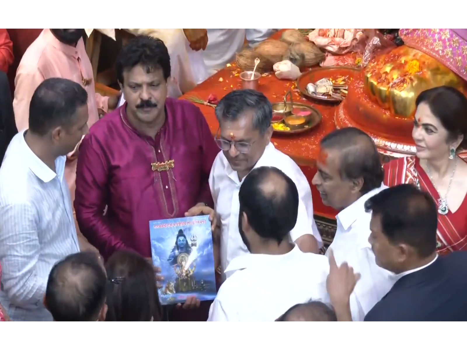 Ambanis at Lalbaugcha Raja (Image source: ANI) Ambanis at Lalbaugcha Raja (Image source: ANI)