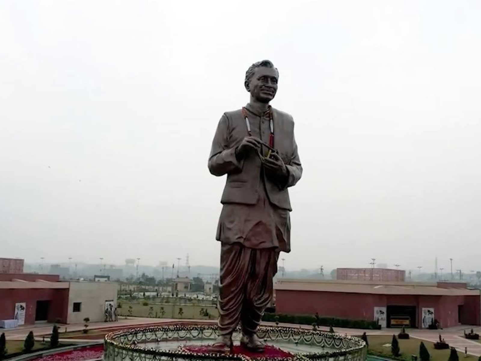 Bharatiya Jana Sangh leader Pandit Deendayal Upadhyaya birth anniversary (Photo/myogiadityanath)