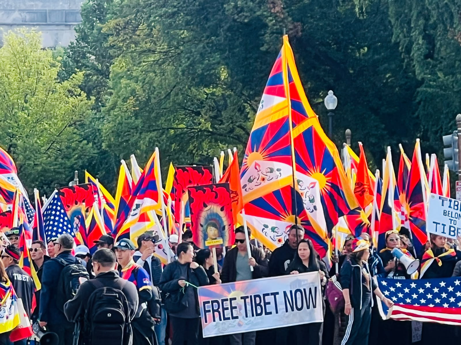 Tibetans, Uyghurs protest Xi’s US visit in Washington (Photo/ANI) Tibetans, Uyghurs protest Xi’s US visit in Washington (Photo/ANI)
