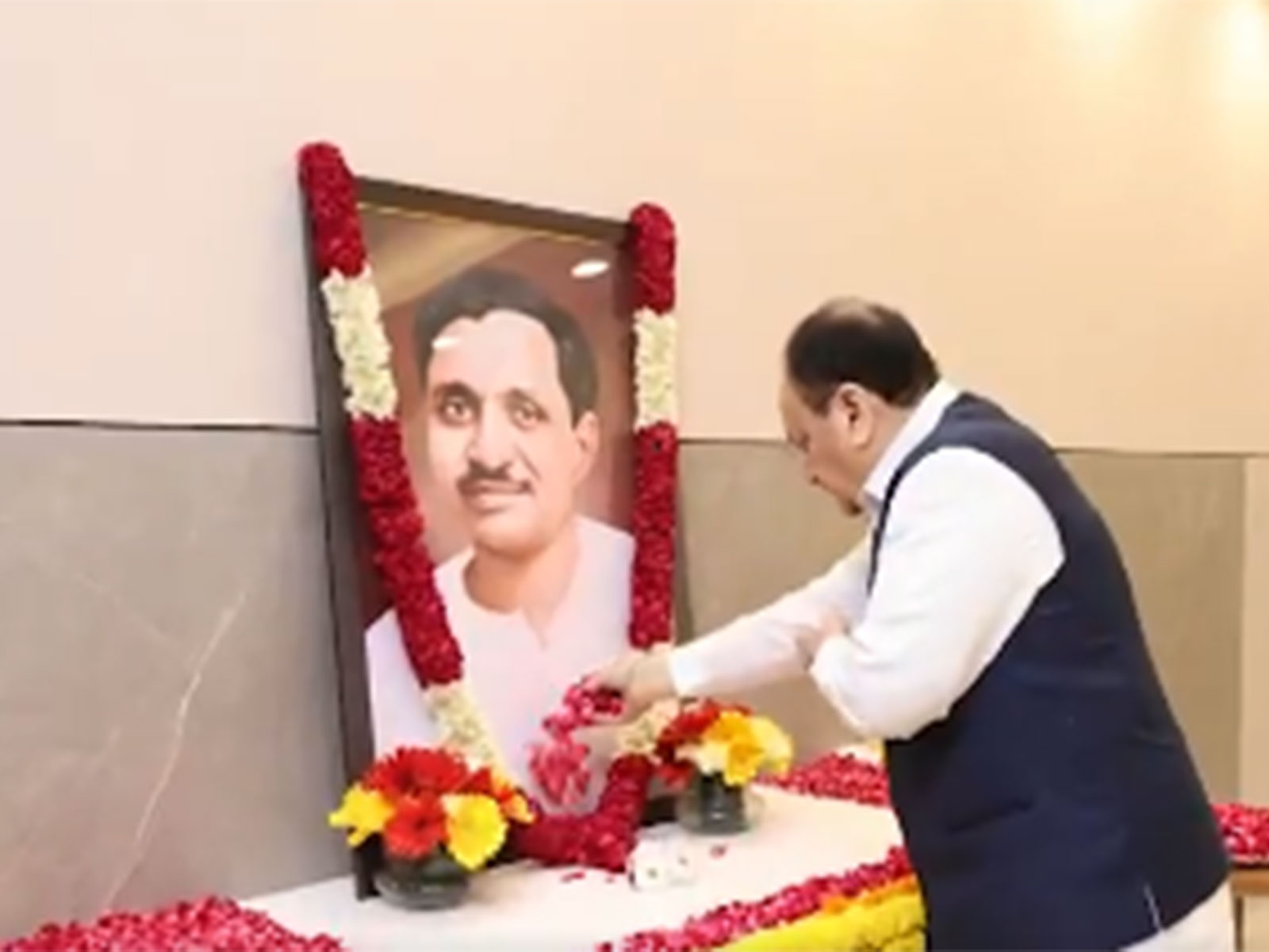 Union Health Minister Jagat Prakash Nadda paying tribute to Pandit Deendayal Upadhyaya (Photo/ANI)