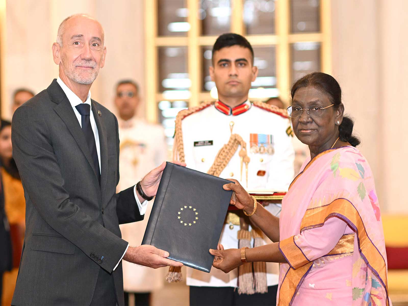 President Droupadi Murmu with ambassador of the European Union Jean-Eric Paquet (Photo/@rashtrapatibhvn)