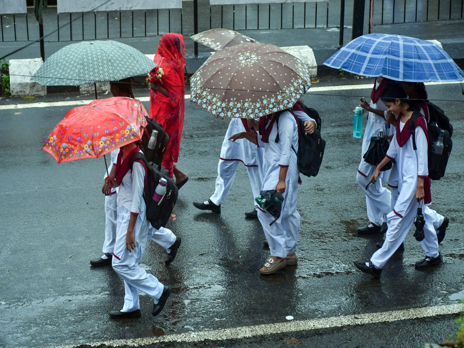 Schools in Lucknow, Prayagraj, Kanpur and Chhattisgarh remain closed on September 26 amid heavy rainfall and weather alerts. (Photo: ANI) Schools in Lucknow, Prayagraj, Kanpur and Chhattisgarh remain closed on September 26 amid heavy rainfall and weather alerts. (Photo: ANI)