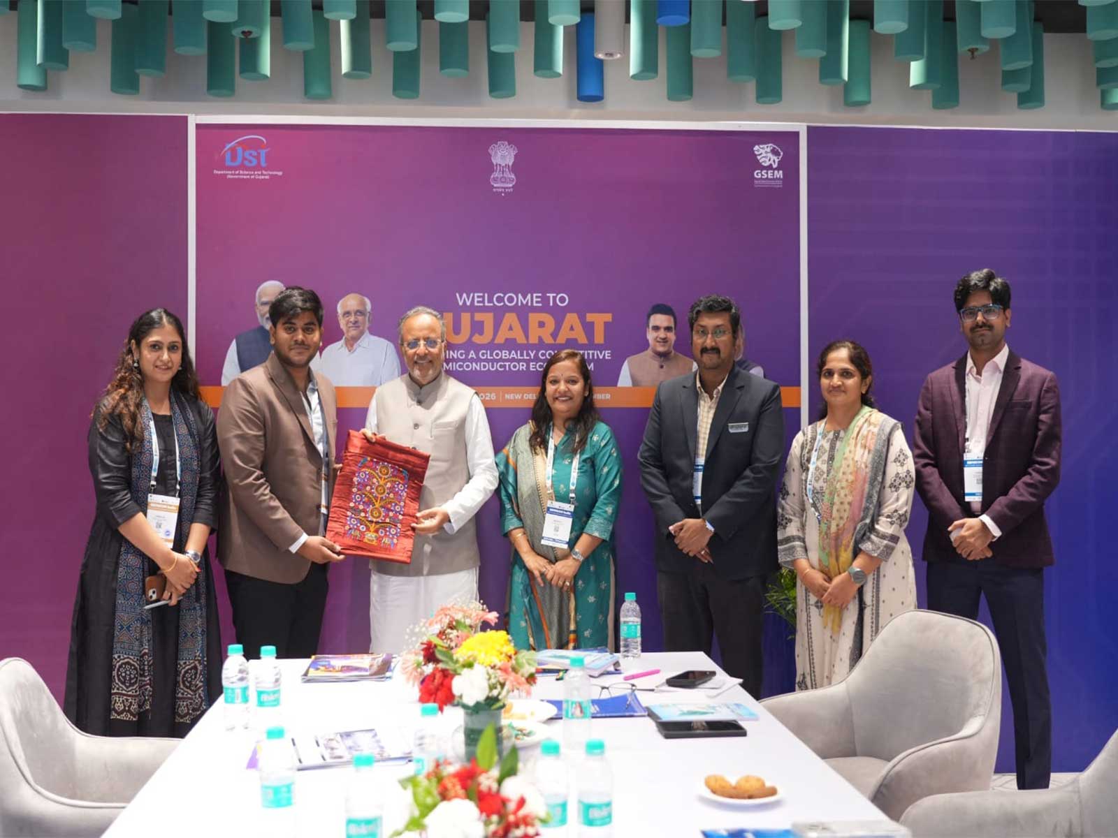  Rehan Mansuri, entrepreneur with Gujarat Chief Minister Bhupendra Patel (Photo/GujaratCMO)