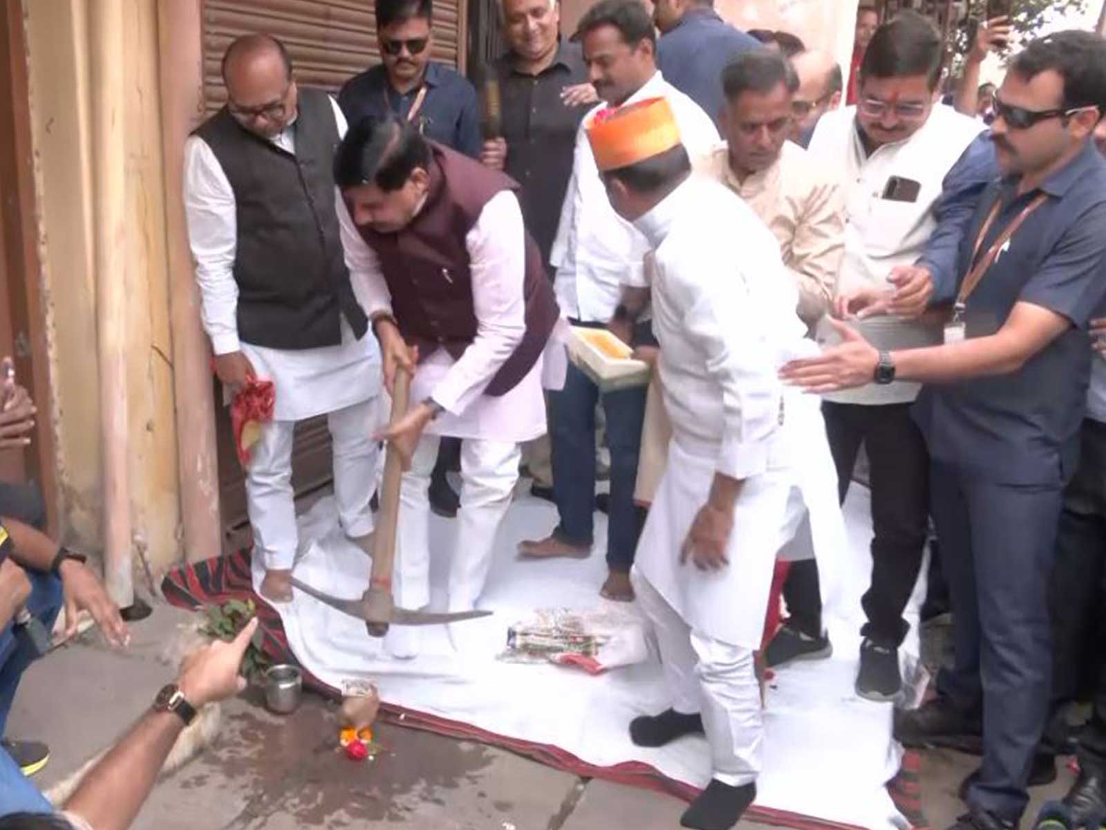 Madhya Pradesh Chief Minister Mohan Yadav initiates the road-widening work (Photo/ANI)