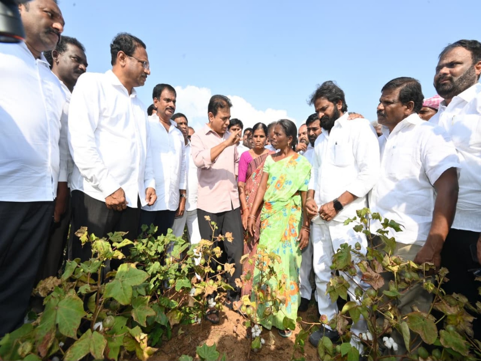 BRS Working President KTR inspects dried-up crops, interacts with farmers
