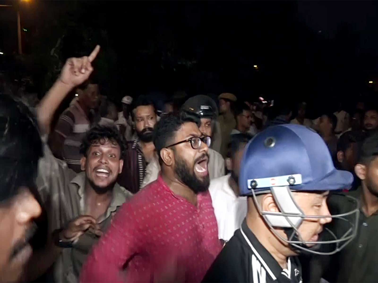 Clash breaks out during SRFTI event in Kolkata (Photo/ANI) Clash breaks out during SRFTI event in Kolkata (Photo/ANI)