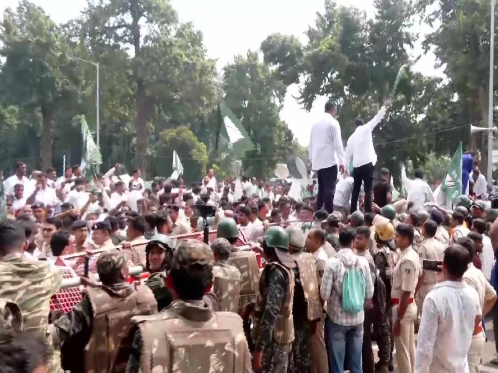 Odisha: BJD stages protest in Bhubaneswar against MMDR Amendment Act (Photo/ANI) Odisha: BJD stages protest in Bhubaneswar against MMDR Amendment Act (Photo/ANI)