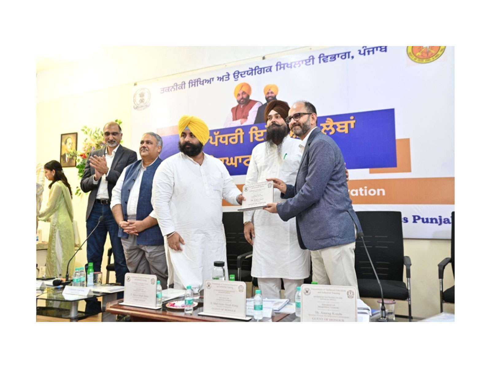 New Innovation Labs Mark Partnership Between Punjab Development Commission, Vibha and Maker Bhavan Foundation New Innovation Labs Mark Partnership Between Punjab Development Commission, Vibha and Maker Bhavan Foundation