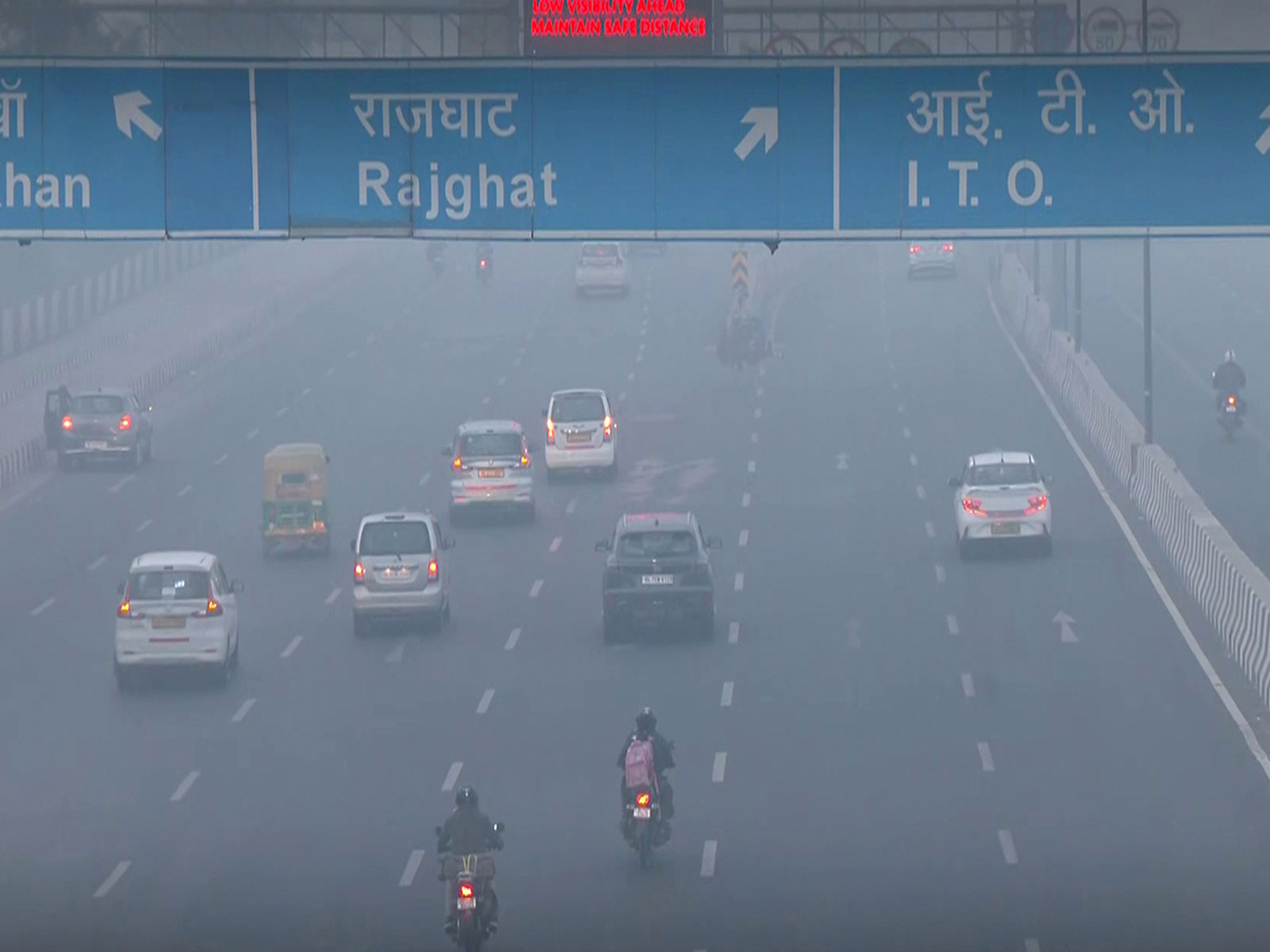 Vehicles move through dense smog in New Delhi (File Photo/ANI) Vehicles move through dense smog in New Delhi (File Photo/ANI)