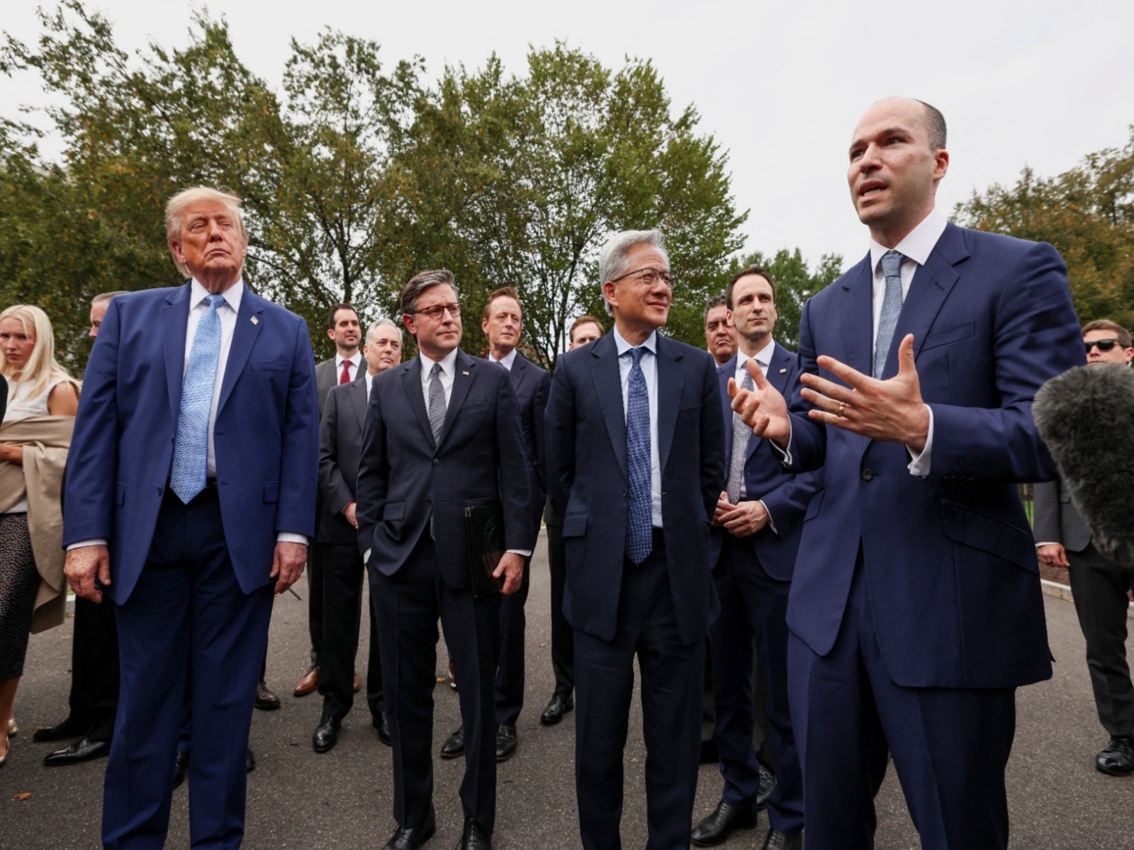 US President Donald Trump with tech giants Elon Musk, Sundar Pichai, Mark Zukerberg, Dario Amodei, and others (Photo/Reuters)