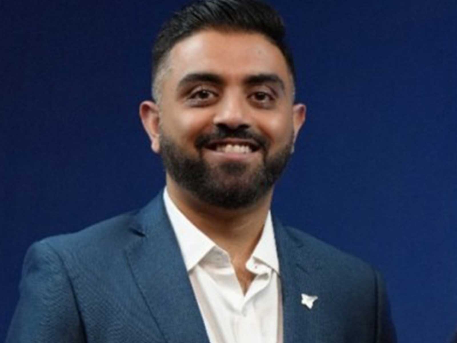 Airline captain Smit Machchhar (Photo/Smit Machchhar's LinkedIn)