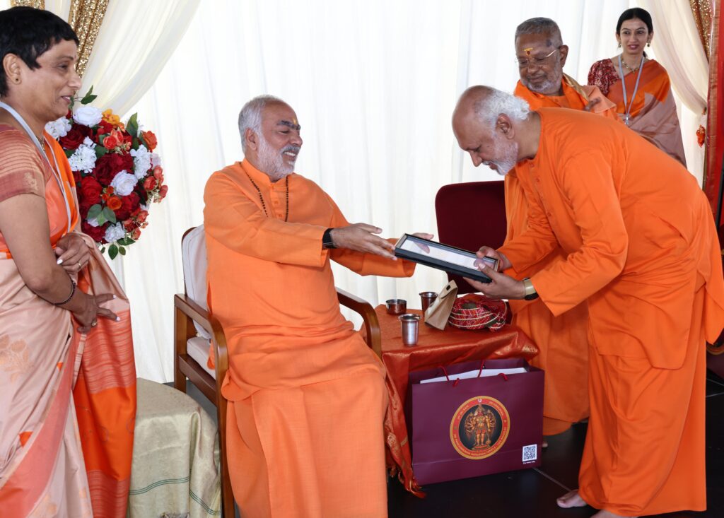 108 Sacred Fires, 15,000 Chants: Chinmaya Mission Los Angeles Hosts Massive Hanuman Havan