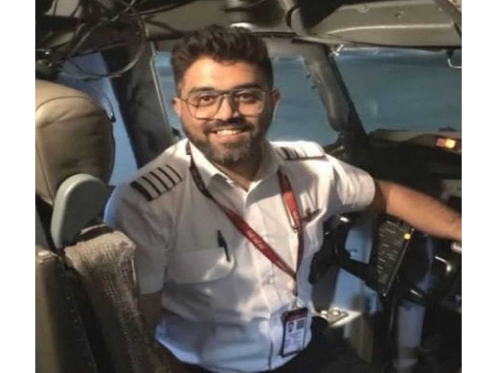 Indian pilot Captain Smit Machchhar (Photo: @indemtel)