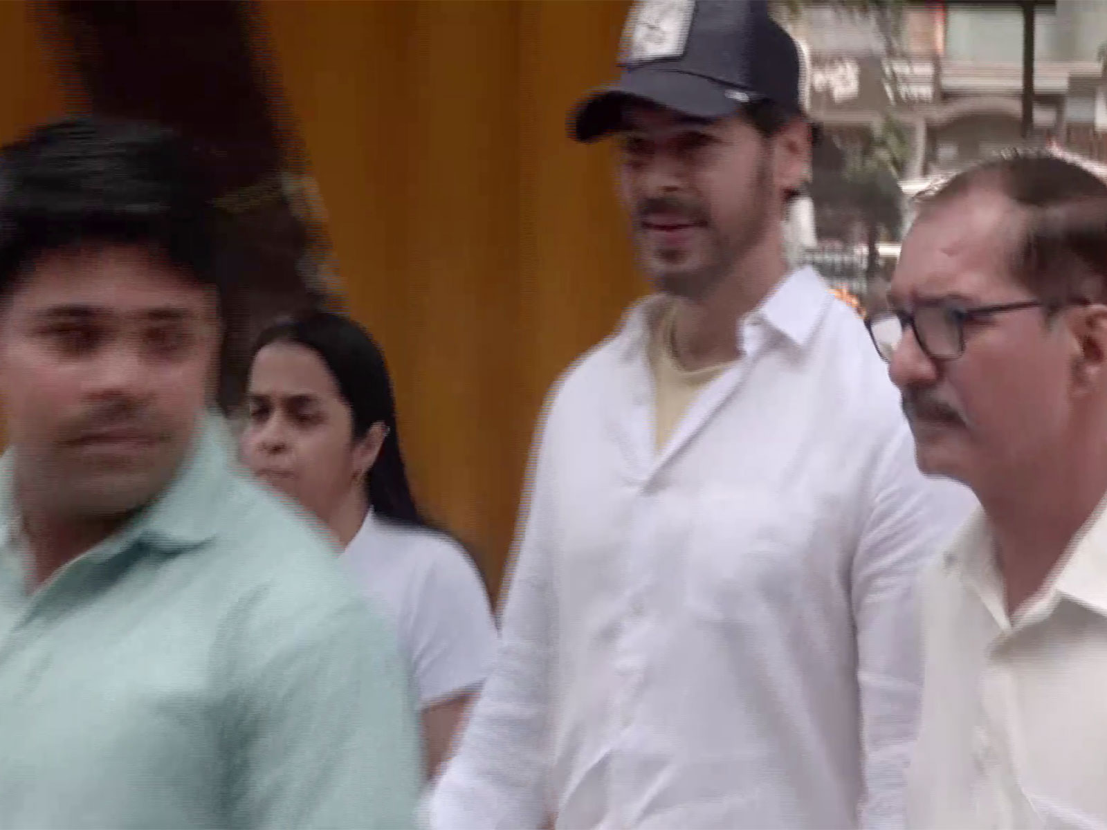 Dino Morea at Mumbai Police EOW office (Photo/ANI) Dino Morea at Mumbai Police EOW office (Photo/ANI)