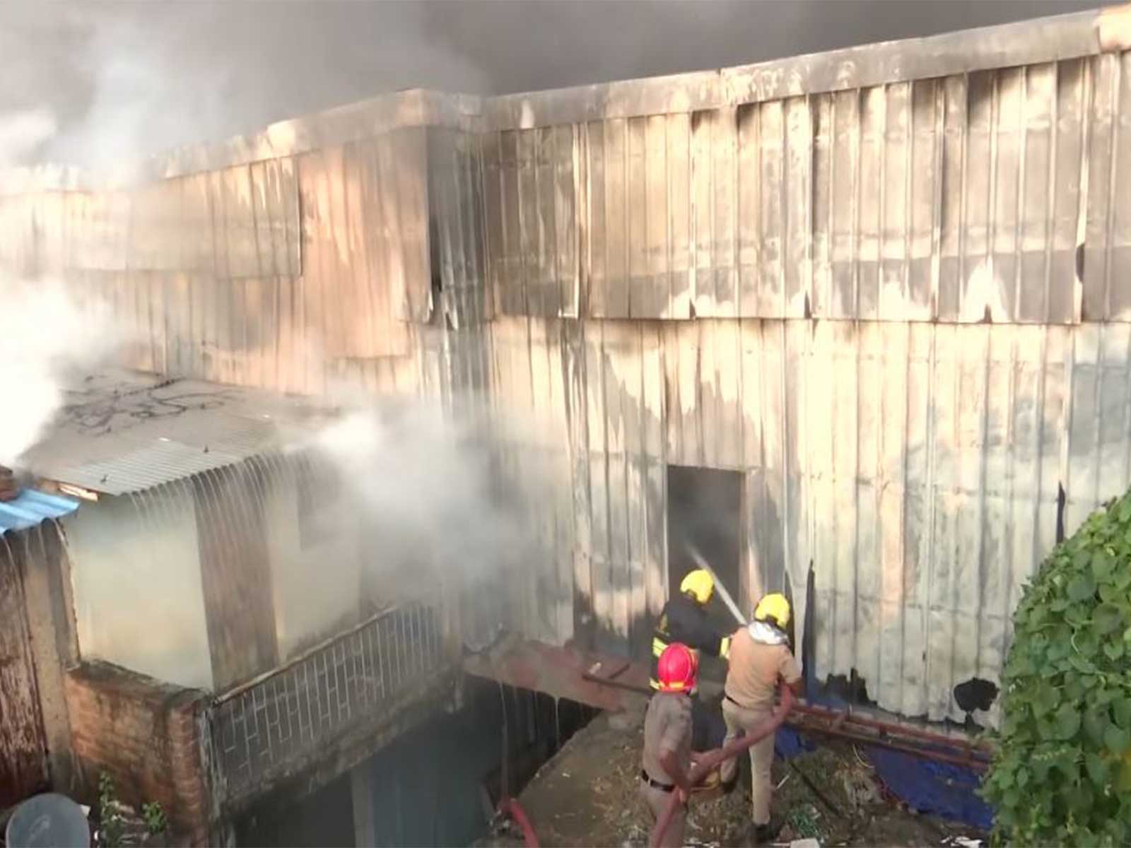 Fire breaks out at Chandni Chowk electronics market in Patna (Photo/ANI)
