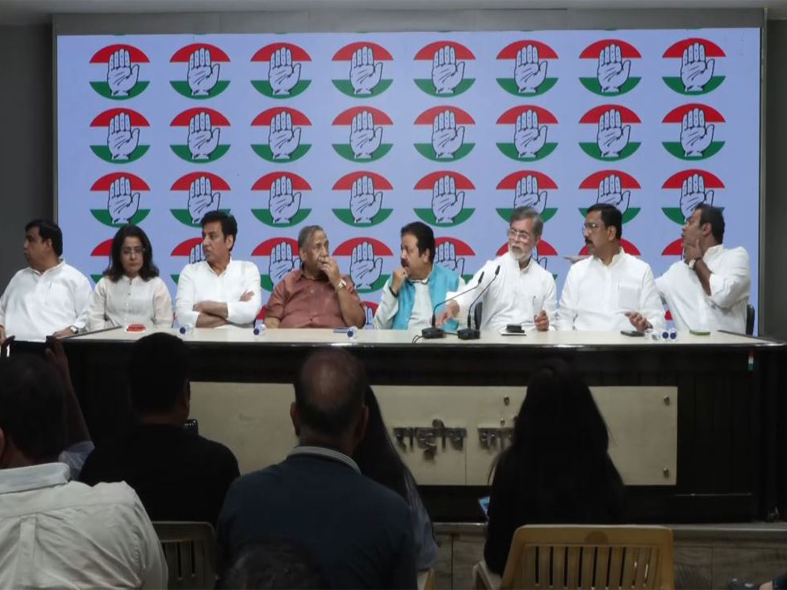 Prominant leaders join Congress (Photo/ANI)