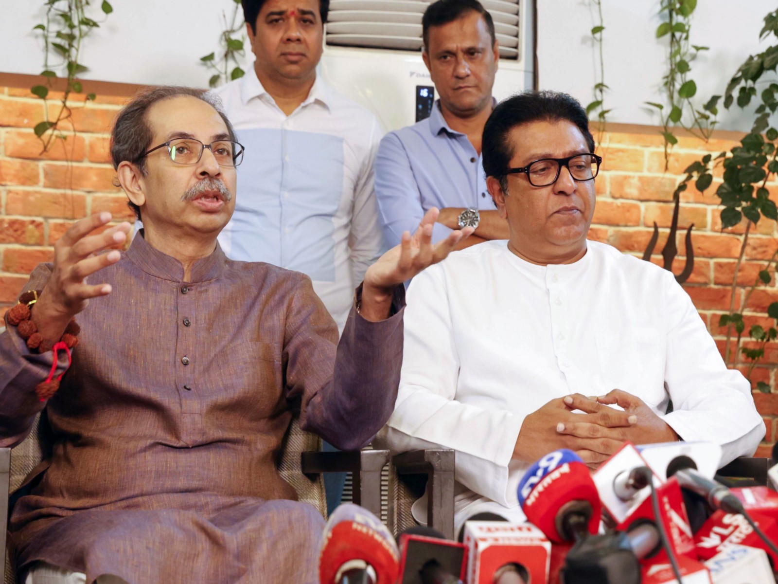 Shiv Sena (UBT) chief Uddhav Thackeray and Maharashtra Navnirman Sena (MNS) chief Raj Thackeray  (Photo/ ANI)