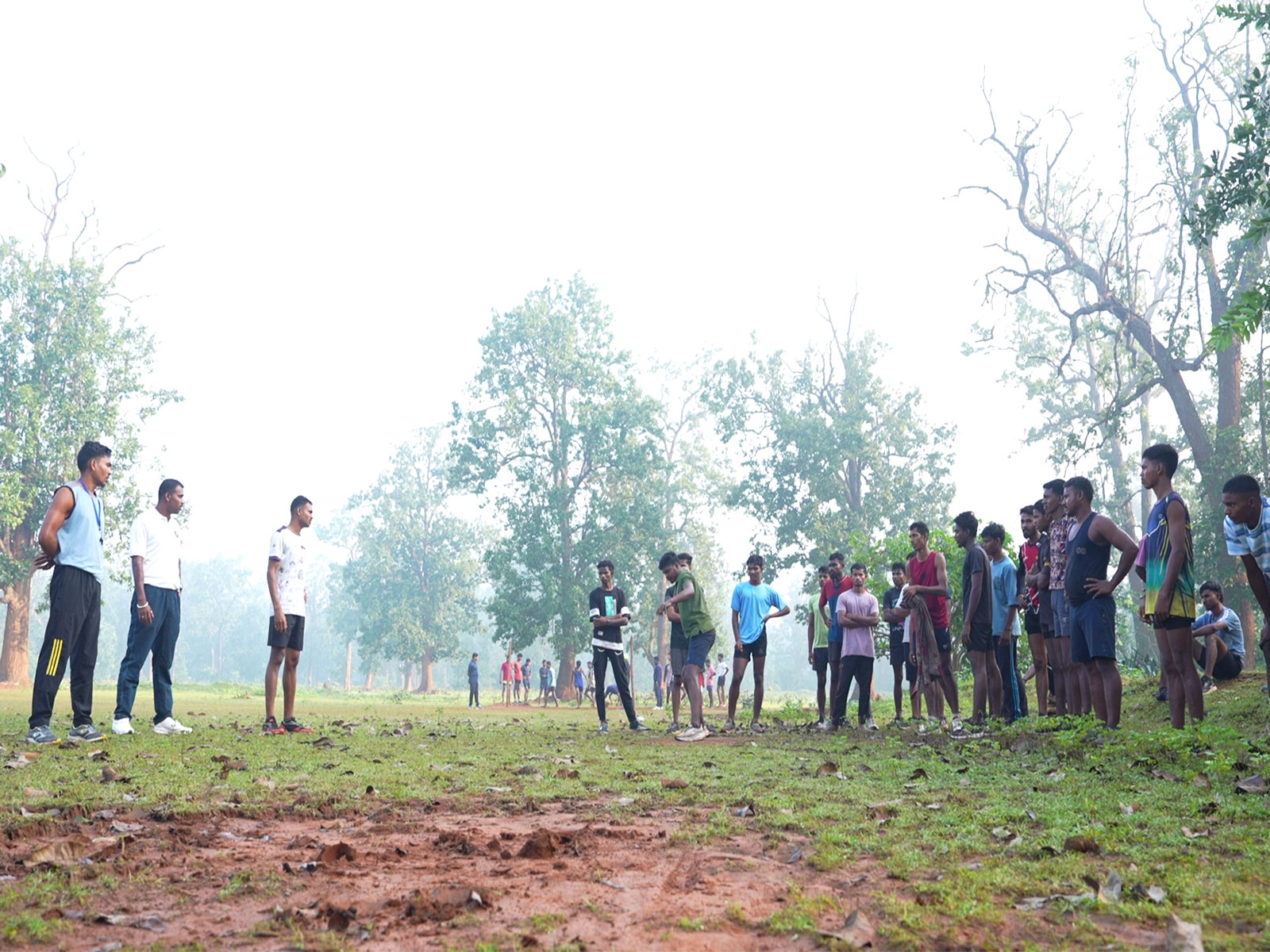 Kanker Police training local youths (Photo/ANI)