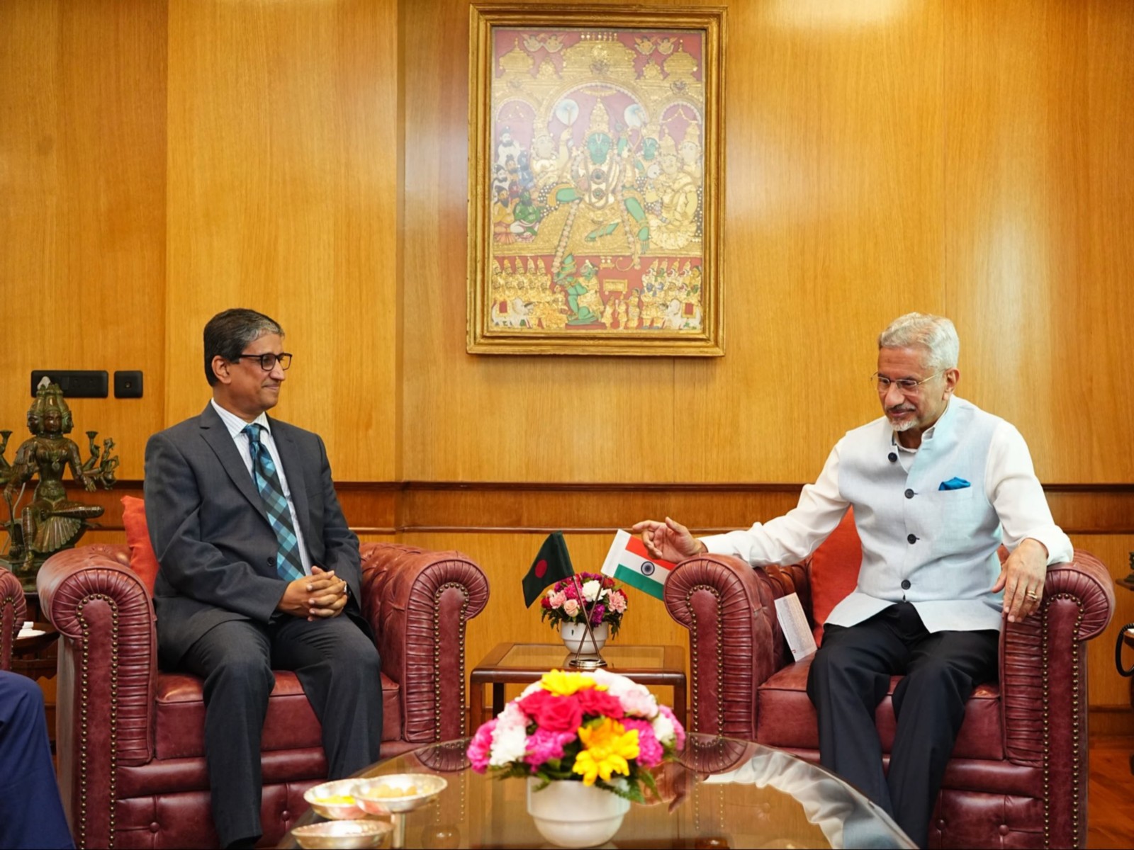 EAM S Jaishankar with Bangladesh’s outgoing High Commissioner to India, Riaz Hamidullah. (Photo: X/@DrSJaishankar)