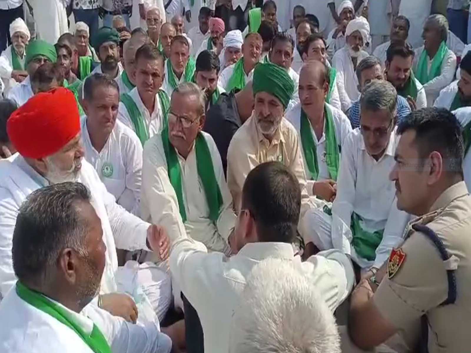 BKU leader Rakesh Tikait sits in protest during a farmers’ agitation (Photo/ANI) BKU leader Rakesh Tikait sits in protest during a farmers’ agitation (Photo/ANI)