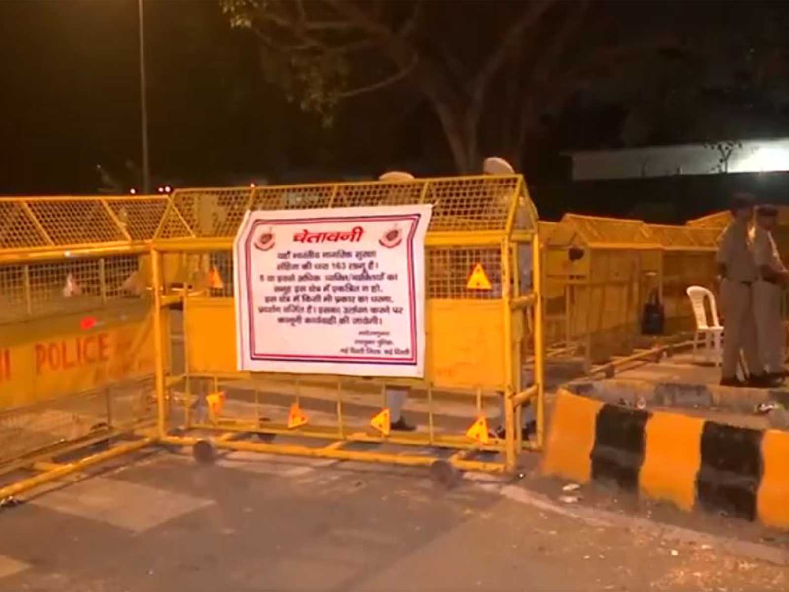 Heavy police deployment around Jantar Mantar, Election Commission headquarters (Photo/ANI) Heavy police deployment around Jantar Mantar, Election Commission headquarters (Photo/ANI)
