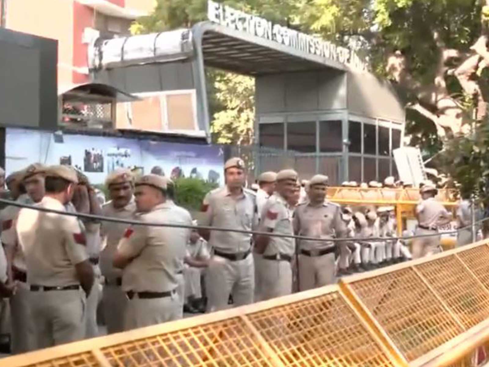 Security beefed up outside EC office ahead of INDIA bloc's march (Photo/ANI)