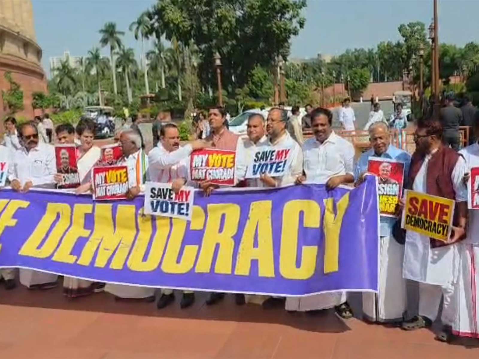 Opposition MPs stage 'save democracy' protest against EC (Photo/ANI)