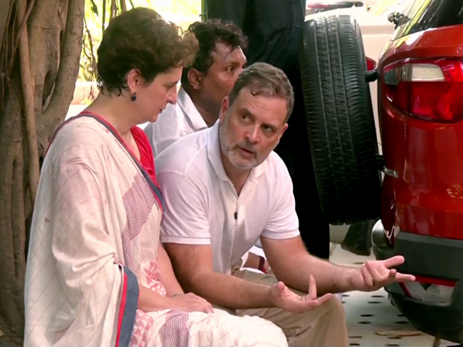 Congress leaders Rahul Gandhi and Priyanka Gandhi Vadra (Photo/ANI) Congress leaders Rahul Gandhi and Priyanka Gandhi Vadra (Photo/ANI)