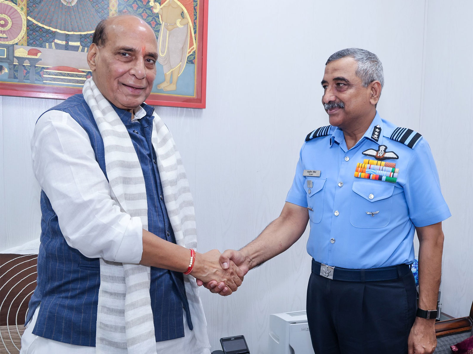 Air Marshal Ashutosh Dixit and Defence Minister Rajnath Singh (Photo/OfficeoftheRakshaMantri)