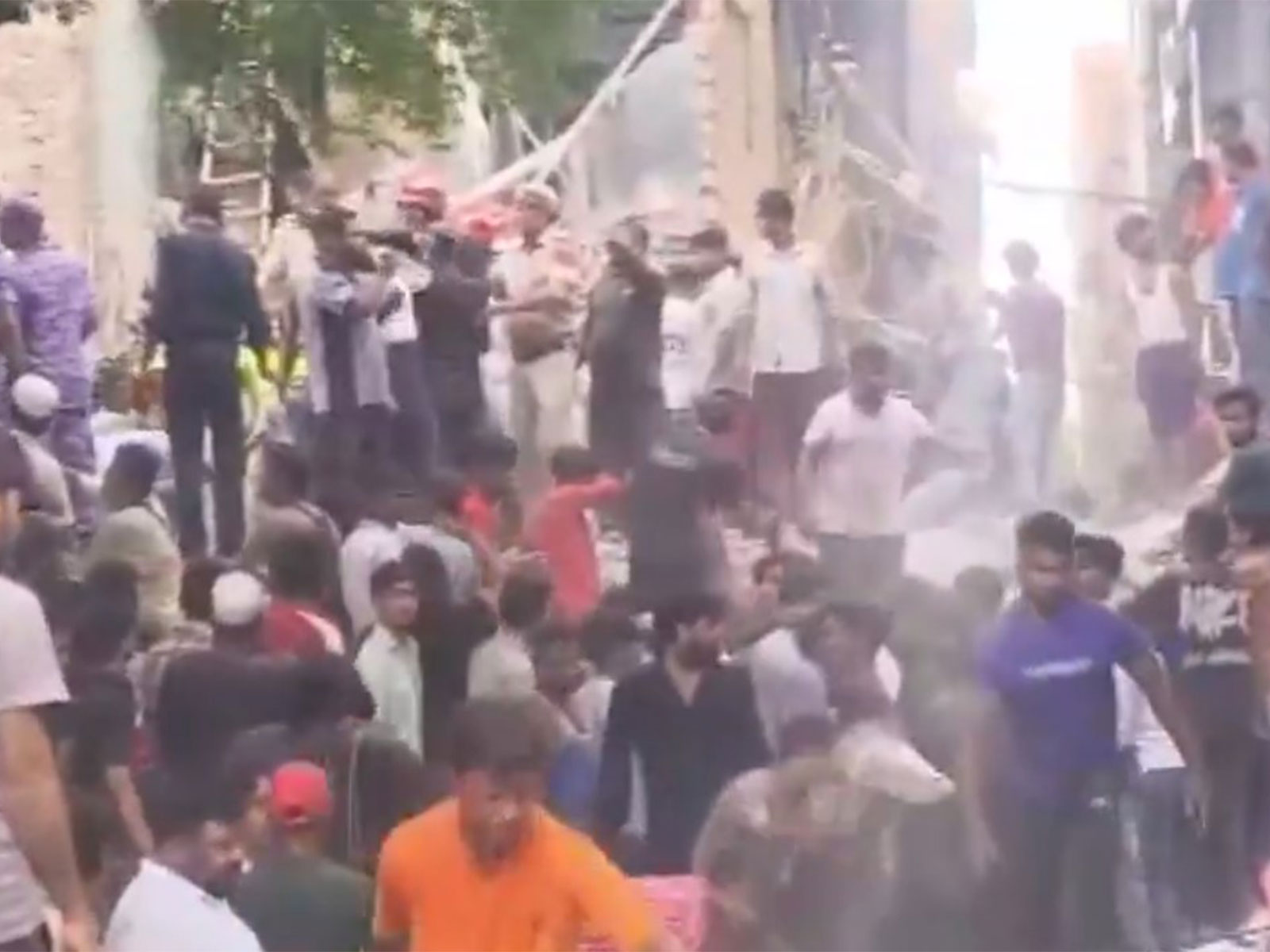 Residential building collapsed near Idgah Machhli Mandi (Photo/ANI)