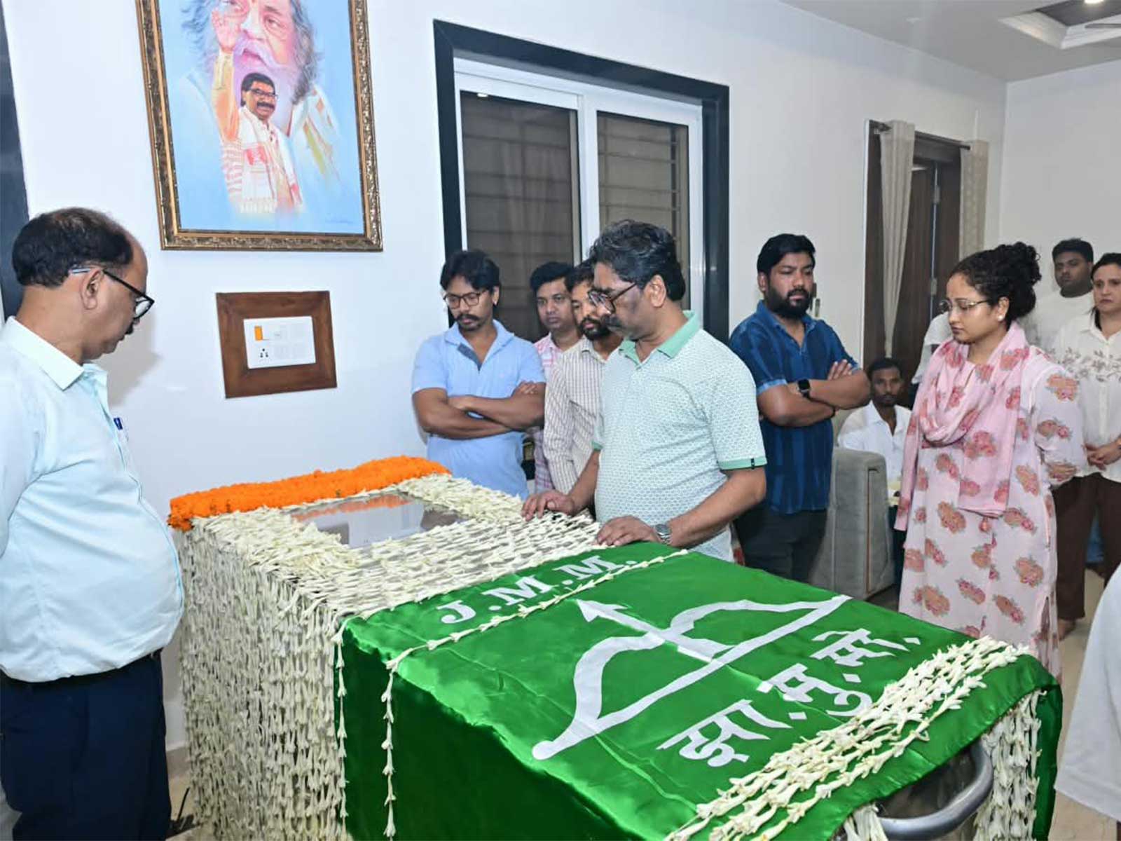 Rahul Gandhi, KTR condole death of Hemant Soren’s mother Rupi&hellip;