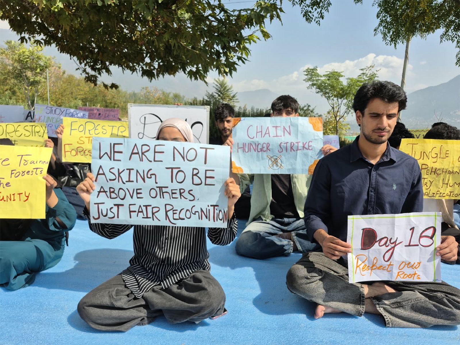 The students of Faculty of Forestry at Sher-e-Kashmir University of Agricultural Sciences are holding a peaceful protest (Photo/X/@MehboobaMufti) The students of Faculty of Forestry at Sher-e-Kashmir University of Agricultural Sciences are holding a peaceful protest (Photo/X/@MehboobaMufti)