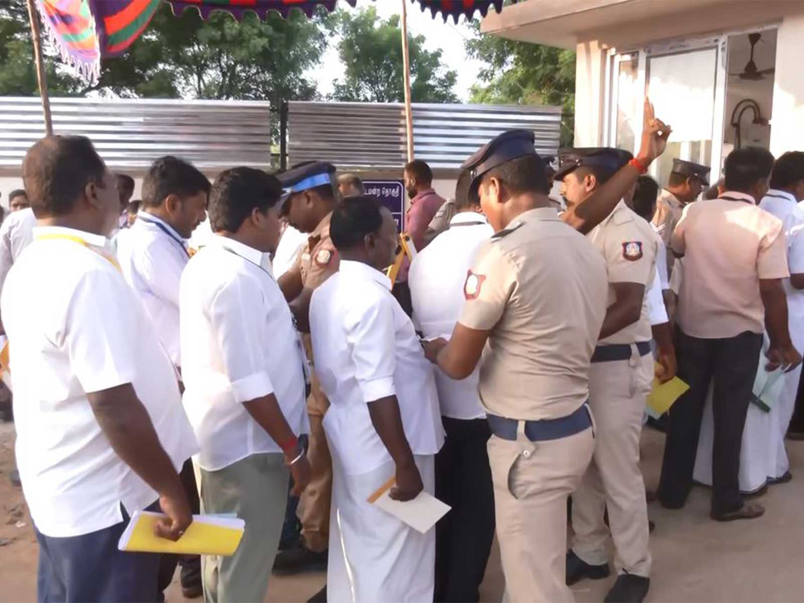Visual from outside counting centre in Madurantankam (Photo/ANI) Visual from outside counting centre in Madurantankam (Photo/ANI)