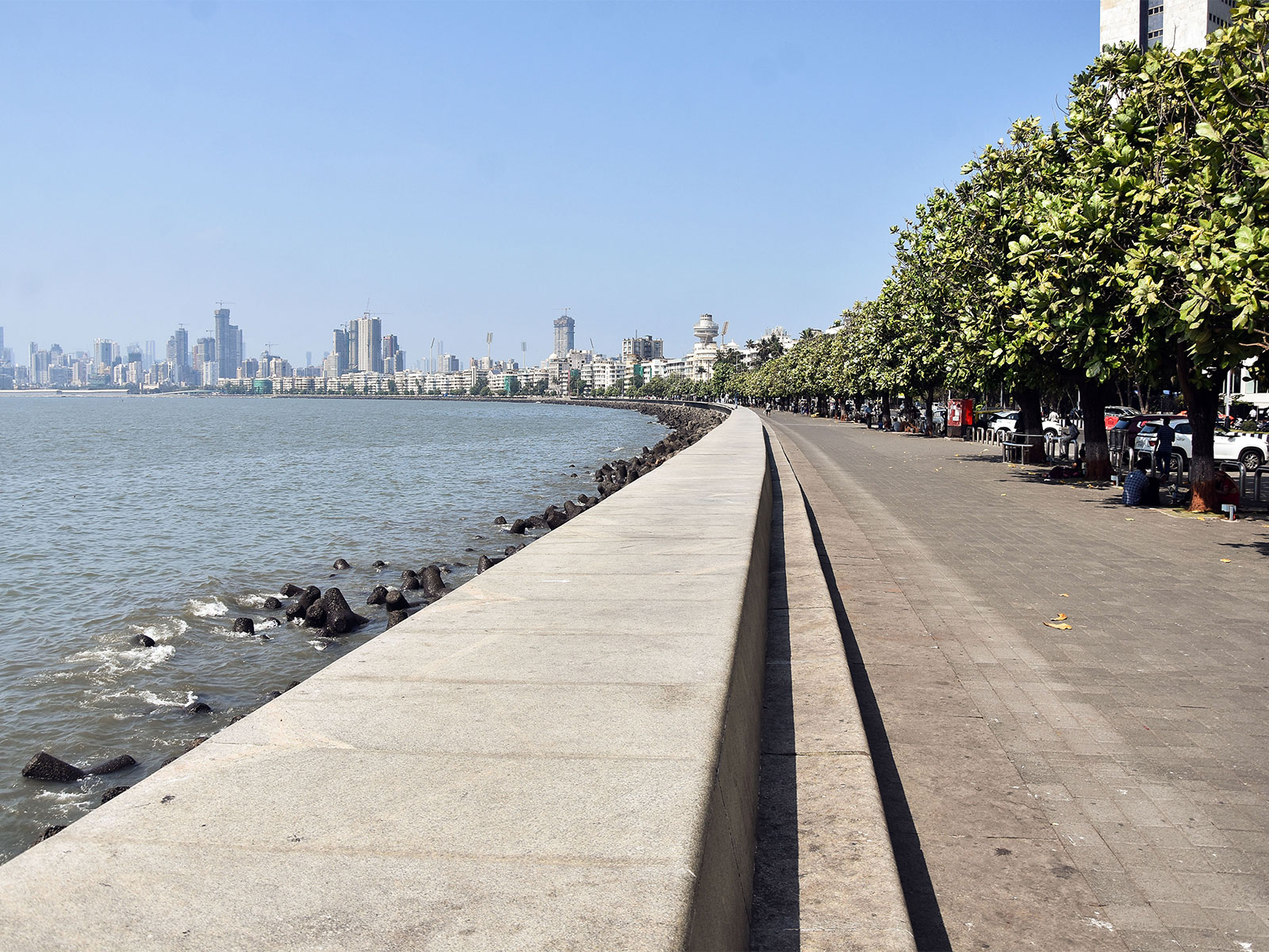 View of a vacant Marine Drive due to the heat wave in Mumbai (File Photo/ANI) View of a vacant Marine Drive due to the heat wave in Mumbai (File Photo/ANI)