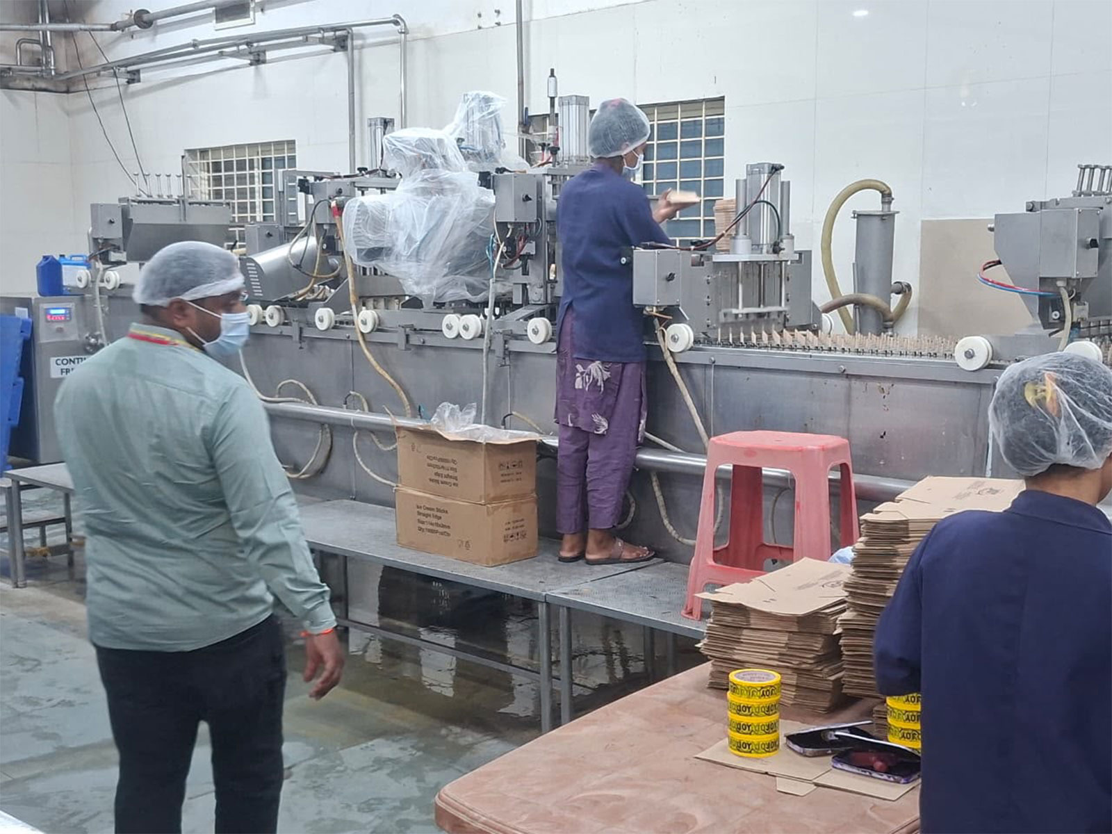 FDA inspection an ice cream manufacturing unit (Photo/FDA)