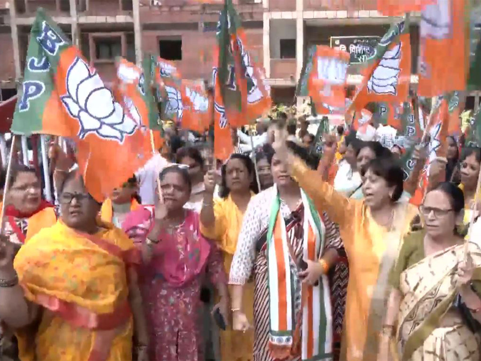BJP Mahila Morcha stages a massive protest outside the Congress office  in Lucknow (Photo/ANI)