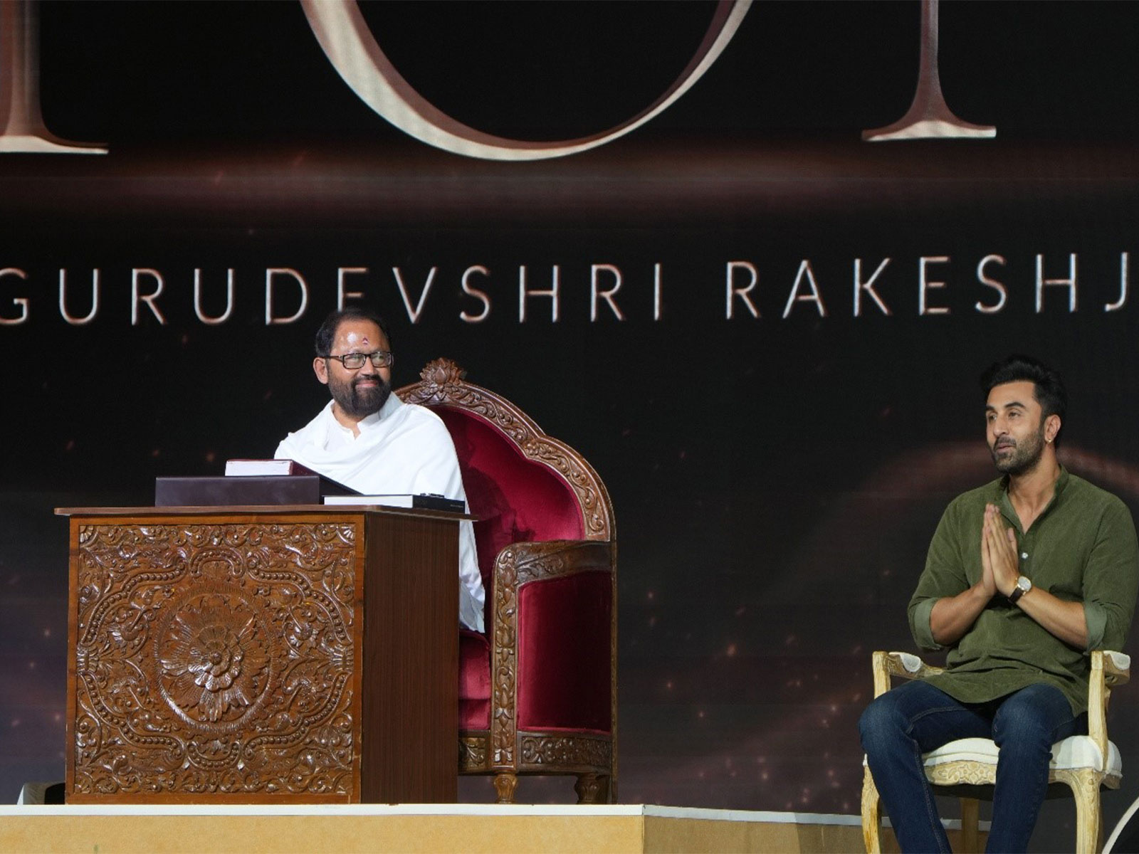 The contribution comes after Ranbir Kapoor attended ‘Aho Gurudev’, 60th birthday of the Mission’s founder, Gurudevshri Rakeshji in Mumbai (Image Courtesy: Shrimad Rajchandra Love and Care)