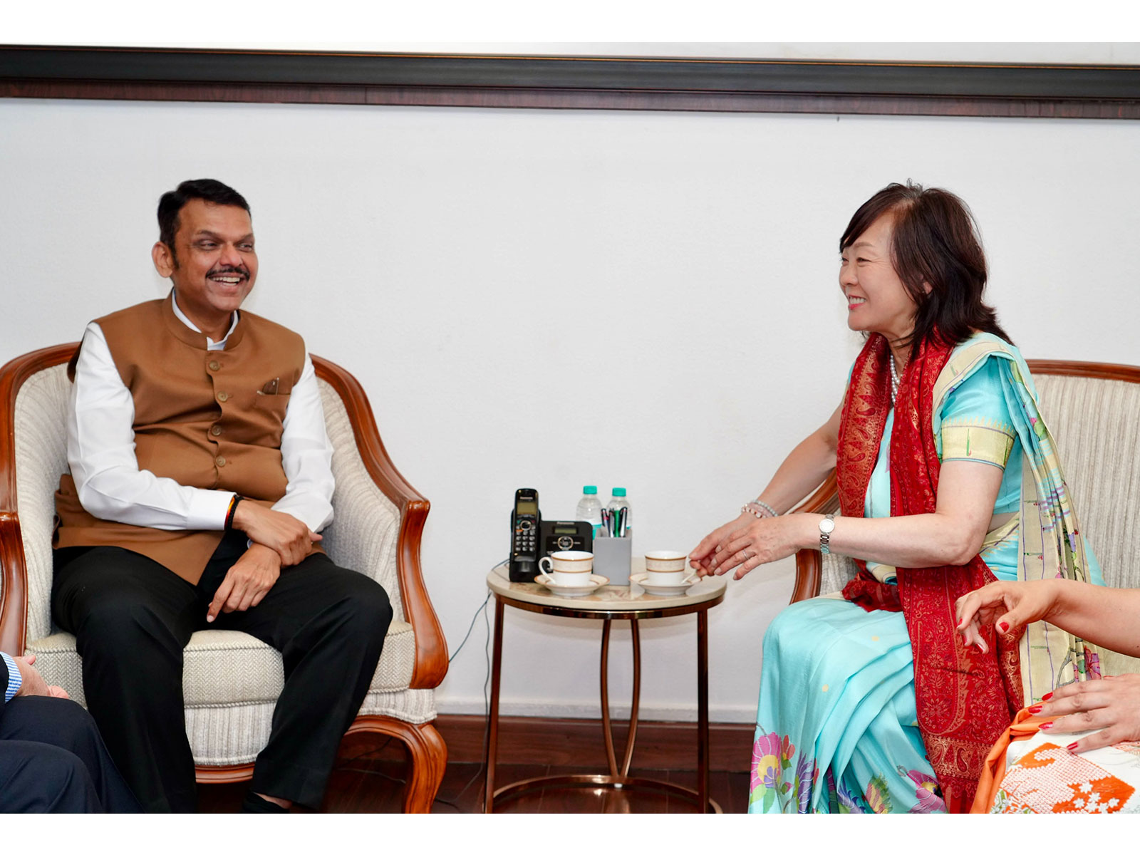Maharashtra Chief Minister Devendra Fadnavis with Akie Abe, wife of former Japanese Prime Minister Shinzo Abe, at his official residence 'Varsha' in Mumbai (Photo/@Dev_Fadnavis)