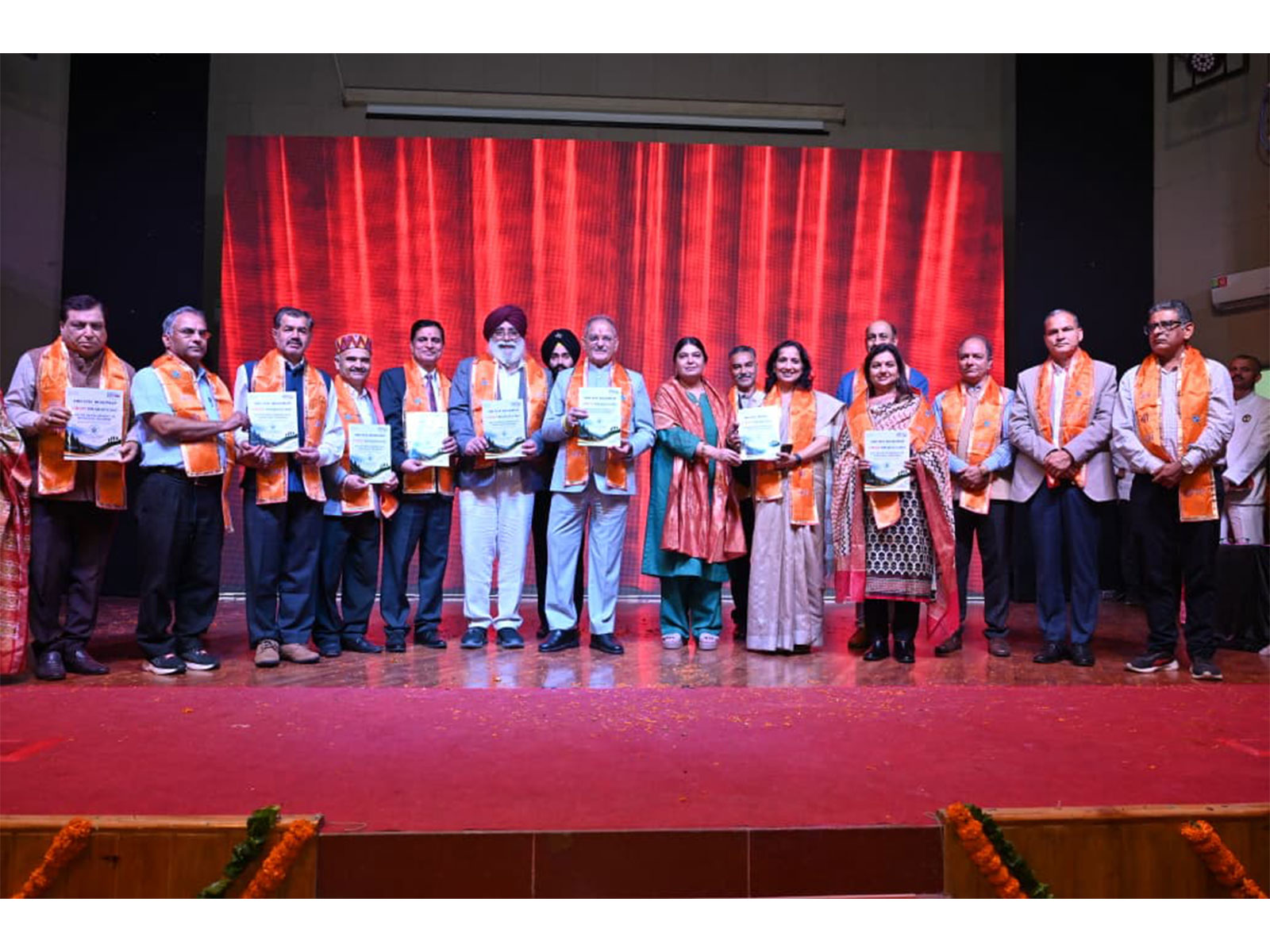 HP Governor unveils 100-day youth development roadmap for ‘Viksit Bharat @2047’ at Dr YS Parmar University (Photo/LoK bhawan HP)