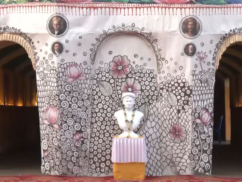 Kolkata: Durga Pandal honours Bankim Chandra Chattopadhyay’s work to celebrate 150th anniversary of Vande Mataram