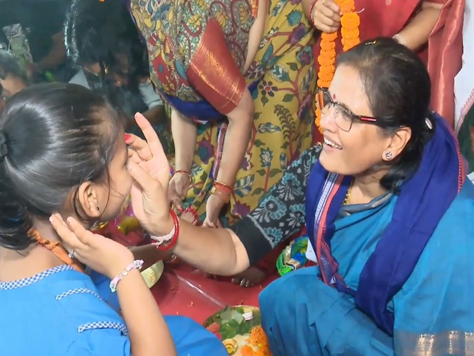 Odisha Deputy CM Pravati Parida performs Kanya Pujan (Photo/Odisha Deputy CMO)