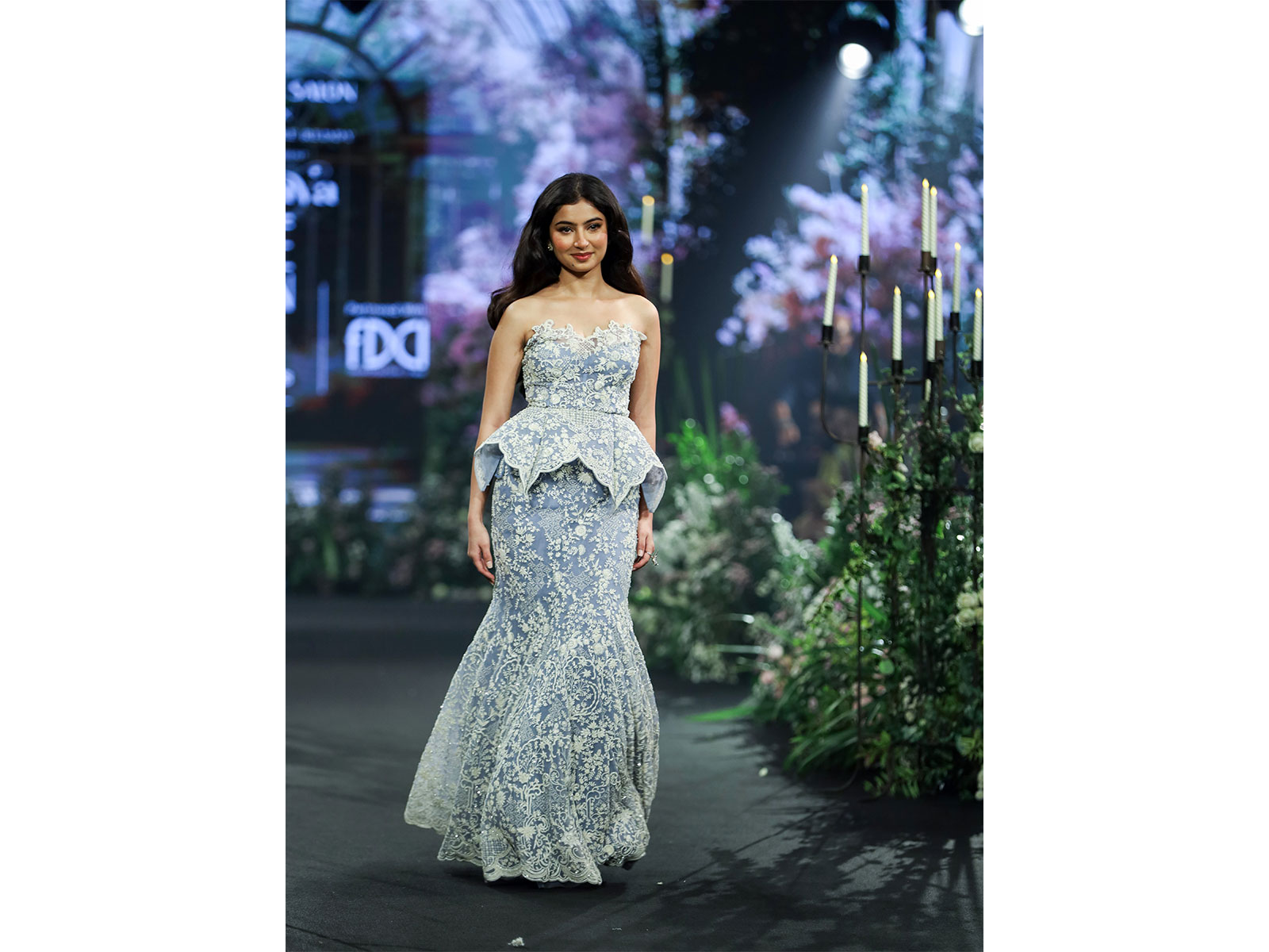 Sara Arjun makes runway debut at Lakme Fashion Week x FDCI (Photo/ANI)