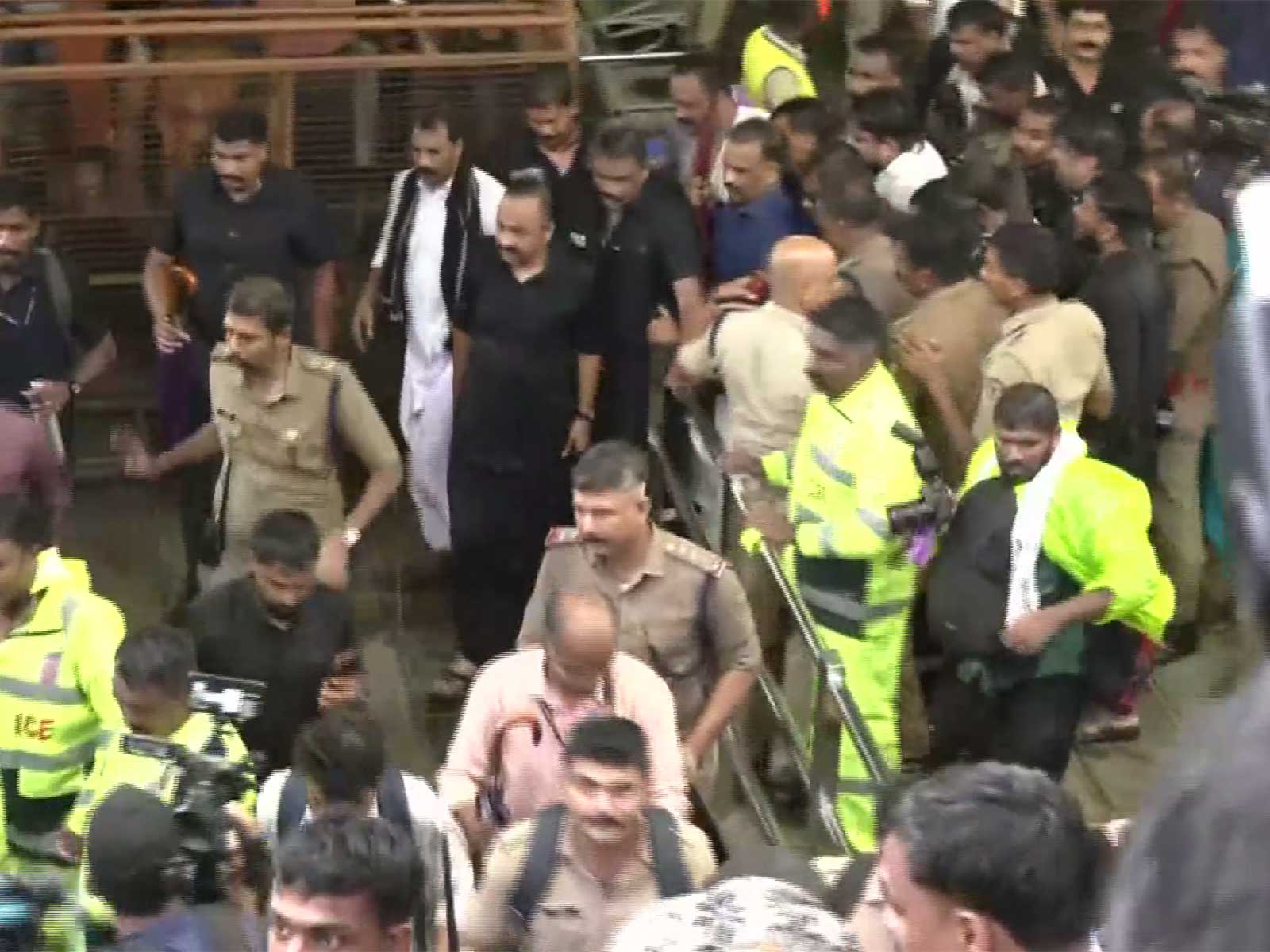 Keralam CM VD Satheesan at Sabarimala Temple (Photo/ANI) Keralam CM VD Satheesan at Sabarimala Temple (Photo/ANI)