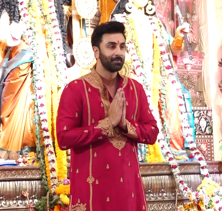 Ranbir Kapoor seeks Goddess Durga’s blessings at Mukherjee family’s Mahasaptami celebrations