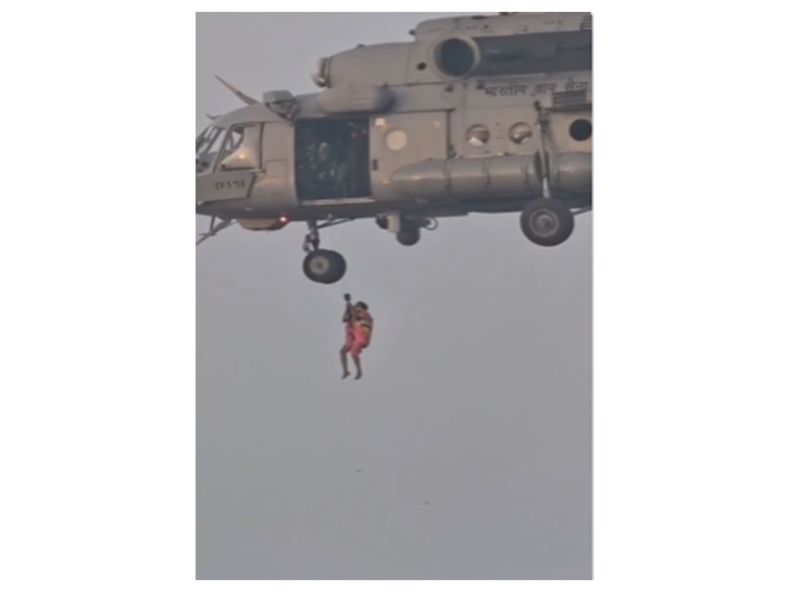 IAF rescues 12 stranded by Indravati floods in Chhattisgarh (Photo:  Indian Air Force)