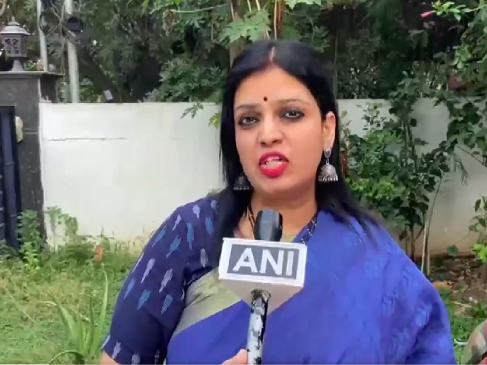 Vishva Hindu Raksha Parishad Mahila President Yamuna Pathak (Photo: ANI)