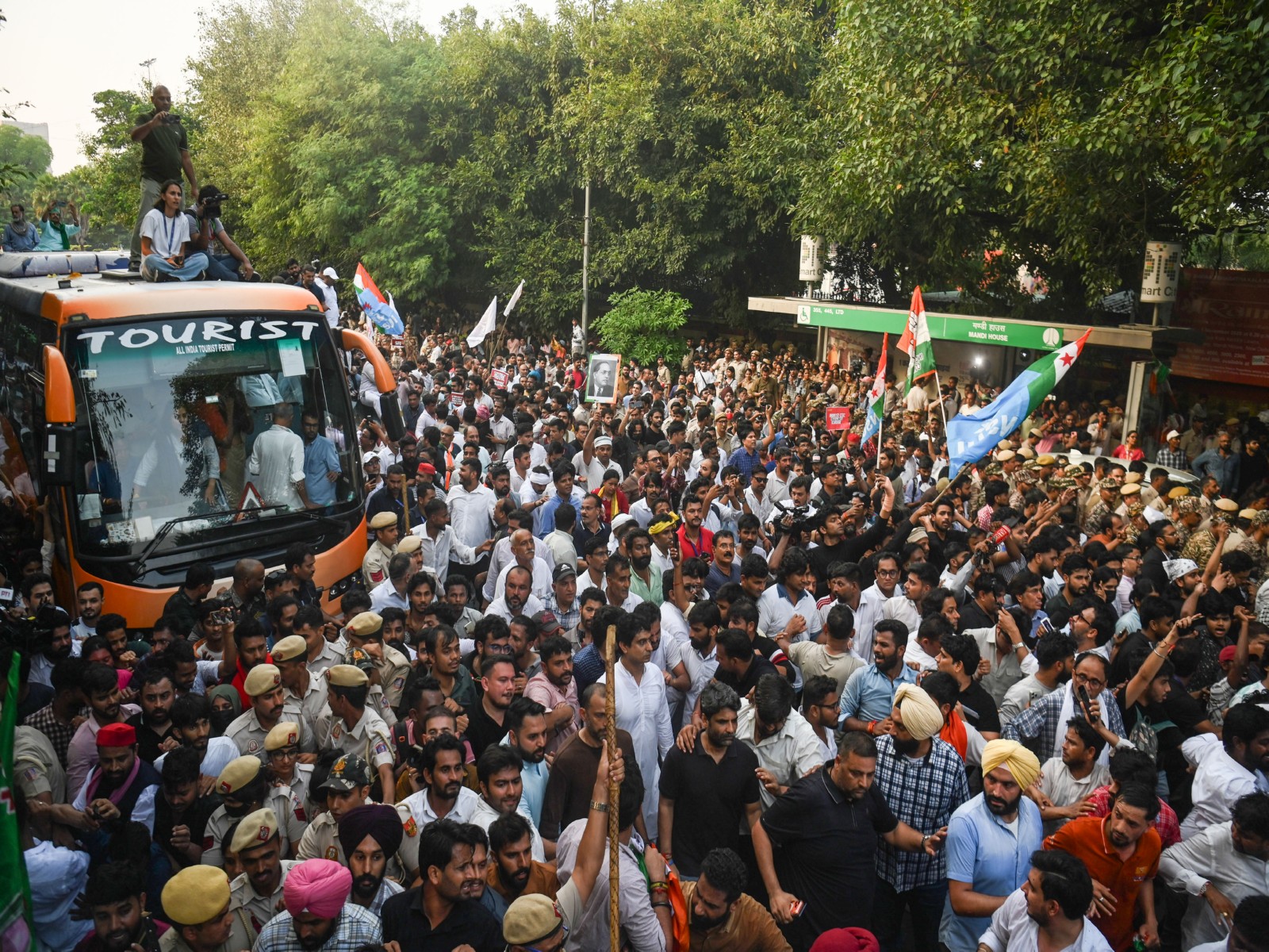 INDIA Bloc leaders protest over the SIR (File Photo/ANI)