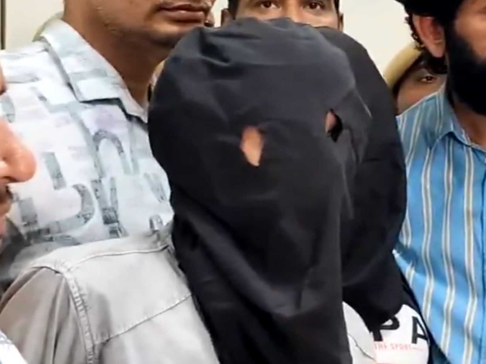 Arrested accused in case of firing at Tiger Shroff (Photo/ANI) Arrested accused in case of firing at Tiger Shroff (Photo/ANI)