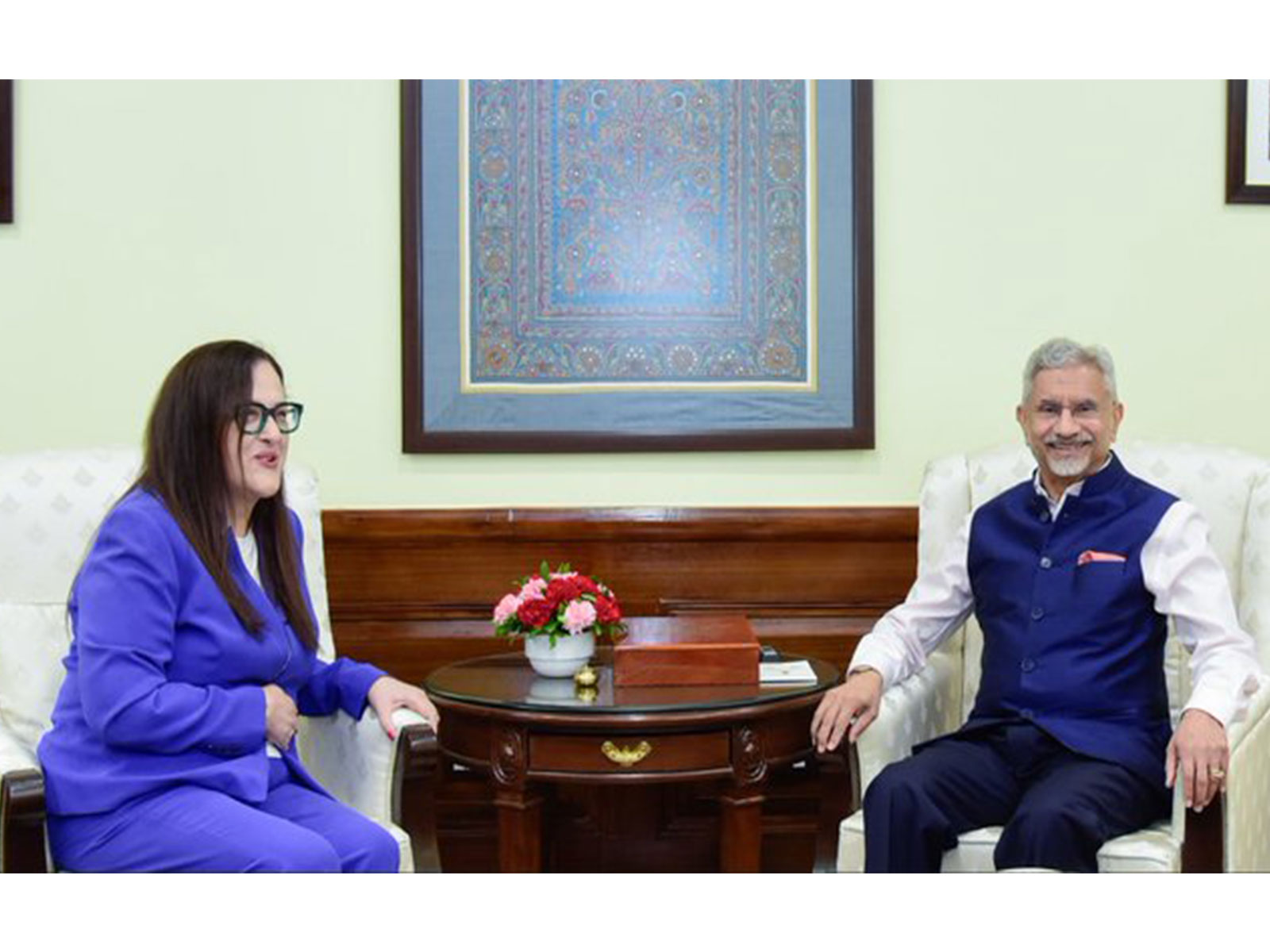External Affairs Minister S Jaishankar meets outgoing Greek Ambassador to India Aliki Koutsomitopoulou in New Delhi on Monday. (Photo: X/@DrSJaishankar) External Affairs Minister S Jaishankar meets outgoing Greek Ambassador to India Aliki Koutsomitopoulou in New Delhi on Monday. (Photo: X/@DrSJaishankar)